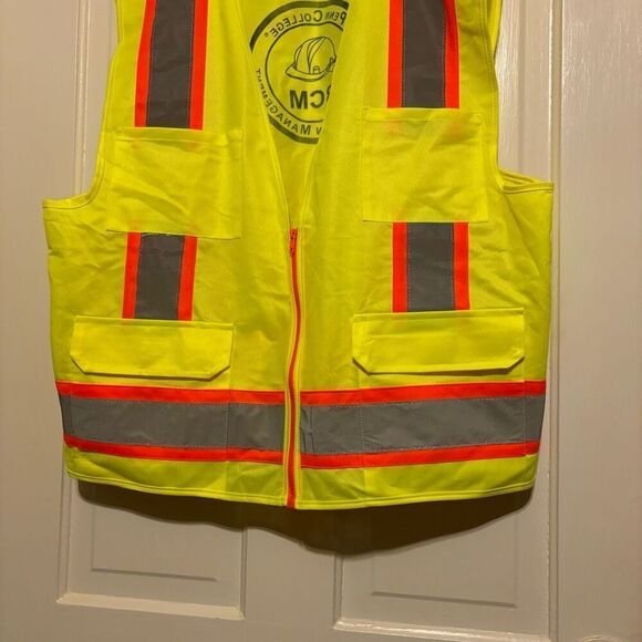 Full Source Size Large Unisex Reflective Vest Type R Class 2 Penn College - Picture 2 of 6